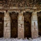 S� perch� il luogo ospitava un importante frantoio, la cui presenza � suggerita dalle quattro nicchie per i torchi a vite scavate nel muro